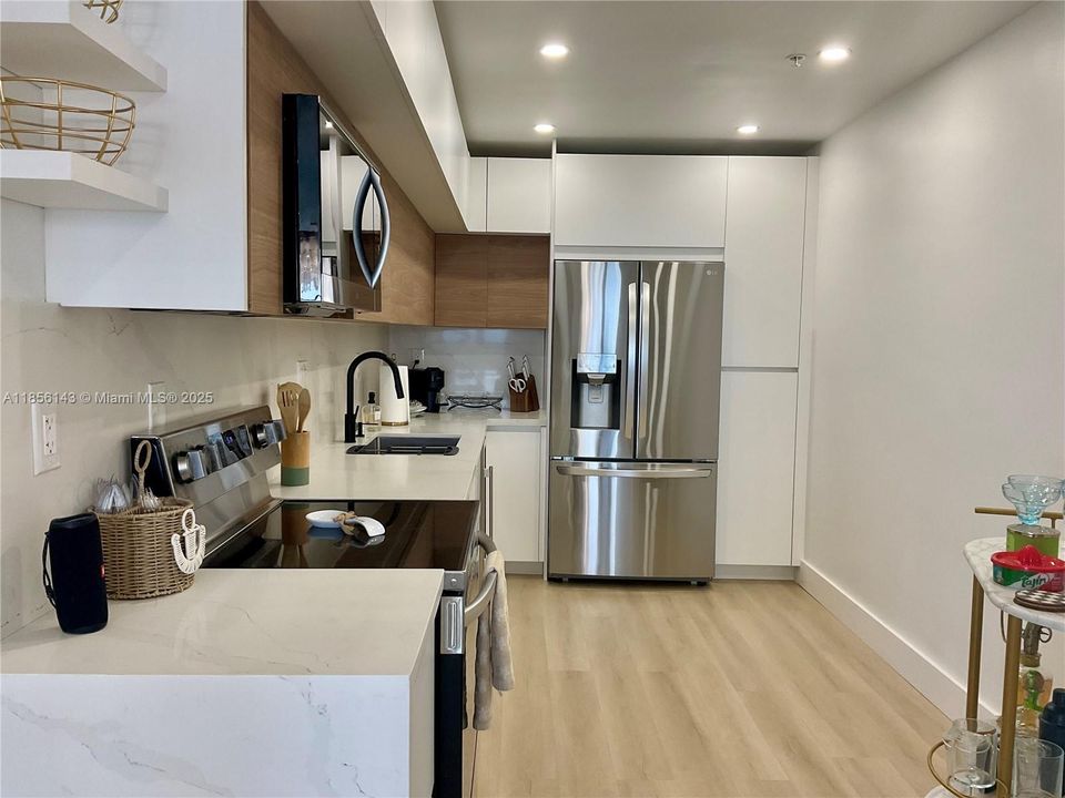 Recently Rented: $4,900 (2 beds, 2 baths, 1208 Square Feet)