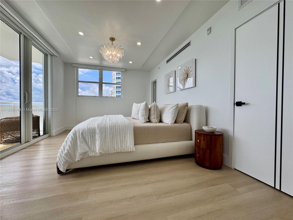 Recently Rented: $4,900 (2 beds, 2 baths, 1208 Square Feet)