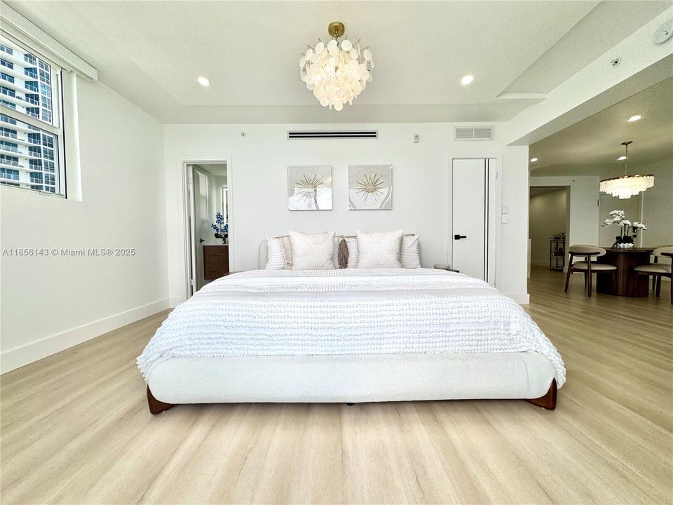 Recently Rented: $4,900 (2 beds, 2 baths, 1208 Square Feet)