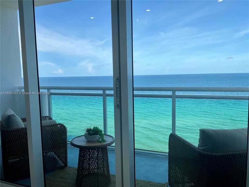 Recently Rented: $4,900 (2 beds, 2 baths, 1208 Square Feet)