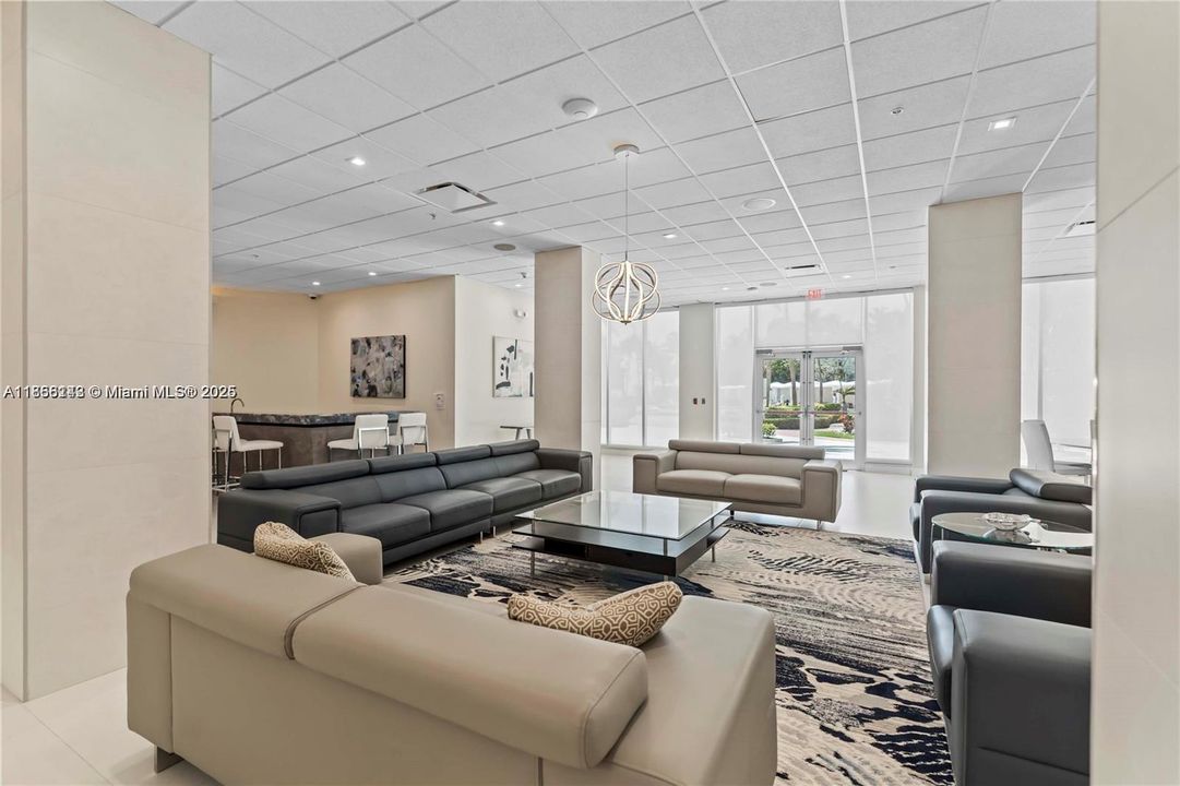 Recently Rented: $4,900 (2 beds, 2 baths, 1208 Square Feet)