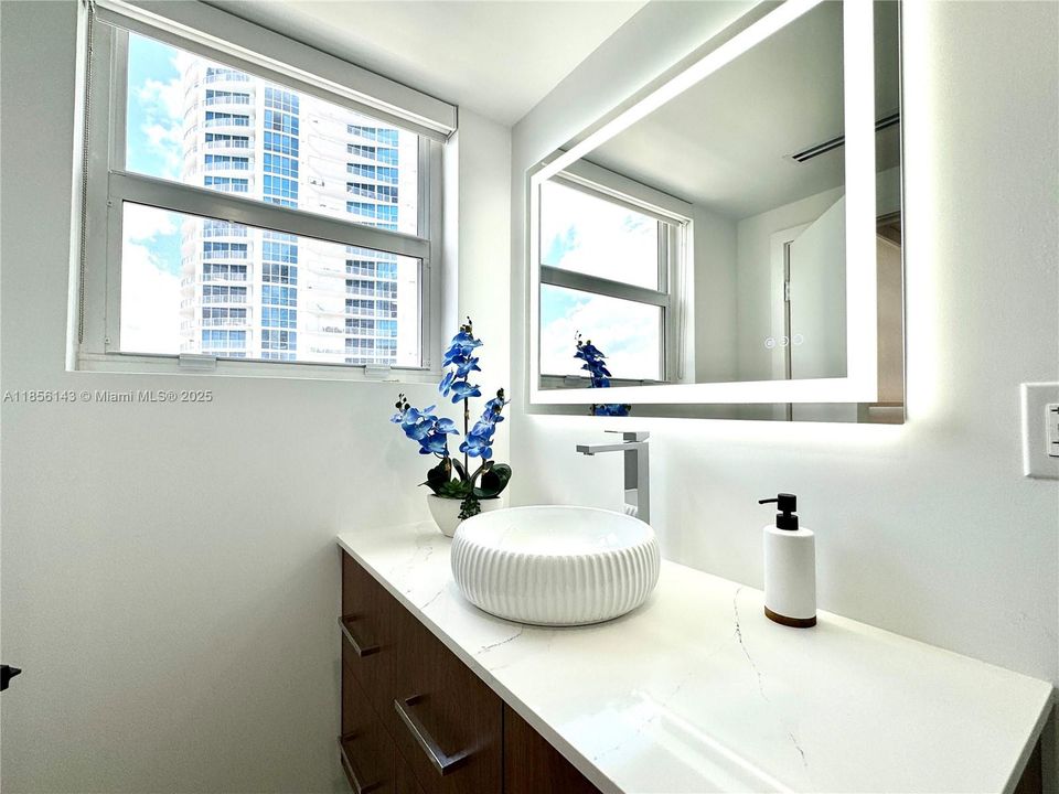 Recently Rented: $4,900 (2 beds, 2 baths, 1208 Square Feet)