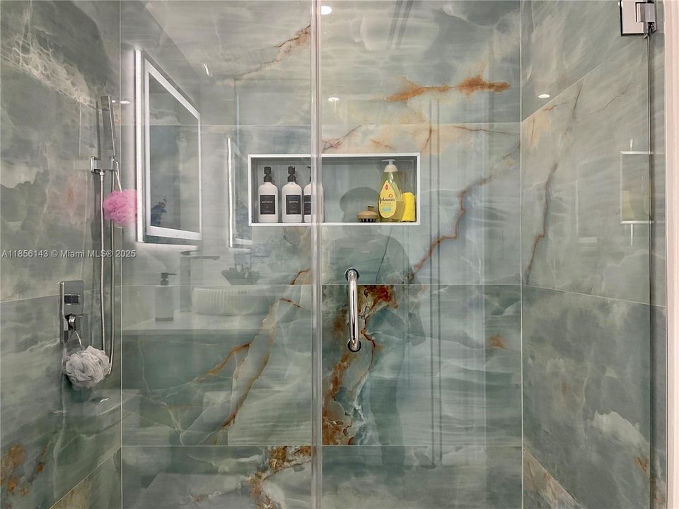 Recently Rented: $4,900 (2 beds, 2 baths, 1208 Square Feet)