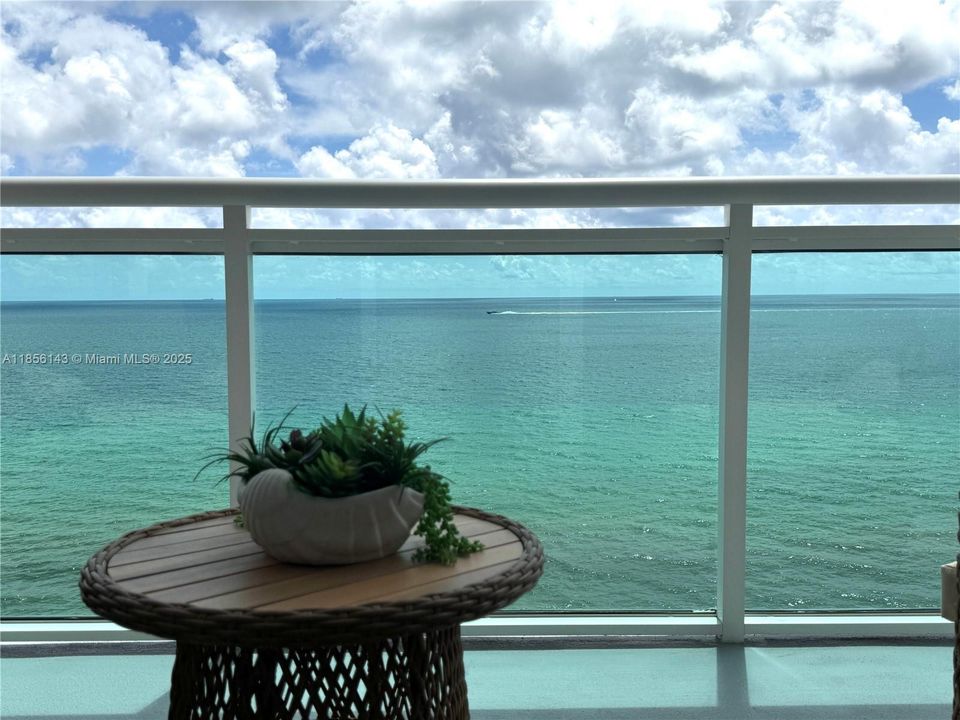 Recently Rented: $4,900 (2 beds, 2 baths, 1208 Square Feet)