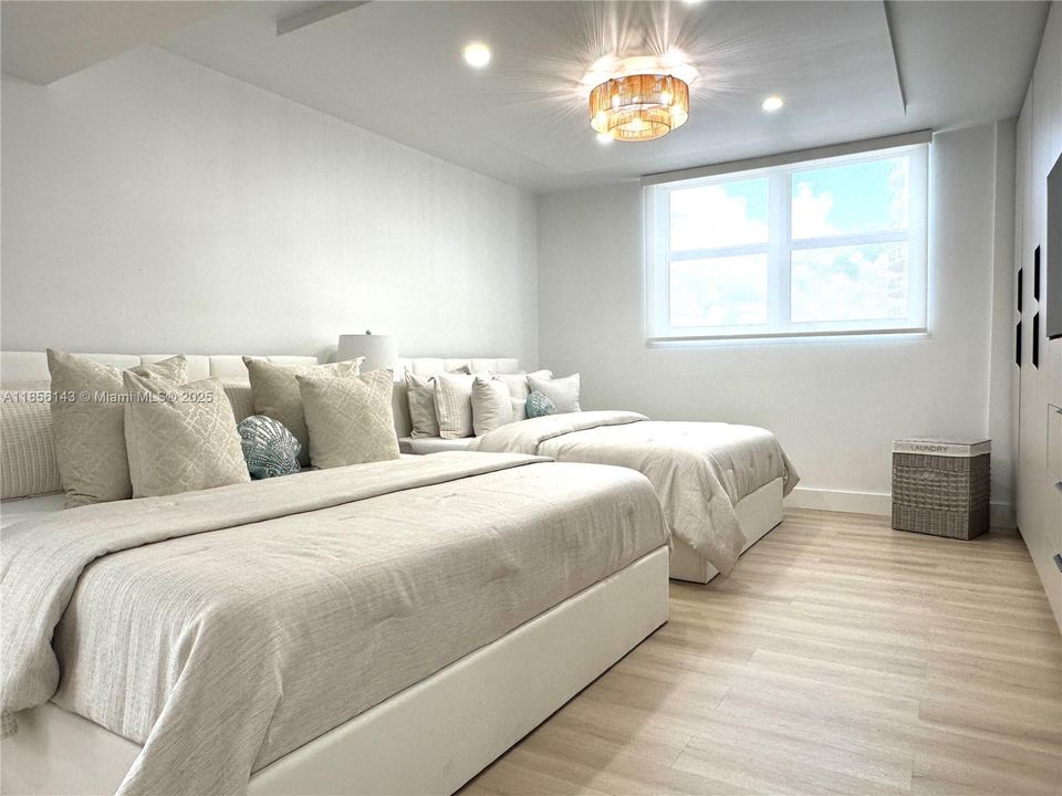 Recently Rented: $4,900 (2 beds, 2 baths, 1208 Square Feet)