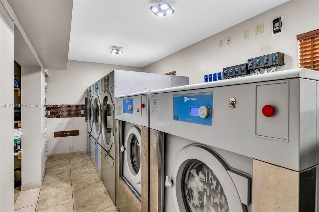 待售: $4,500,000 (0 贝兹, 0 浴室, 0 平方英尺)