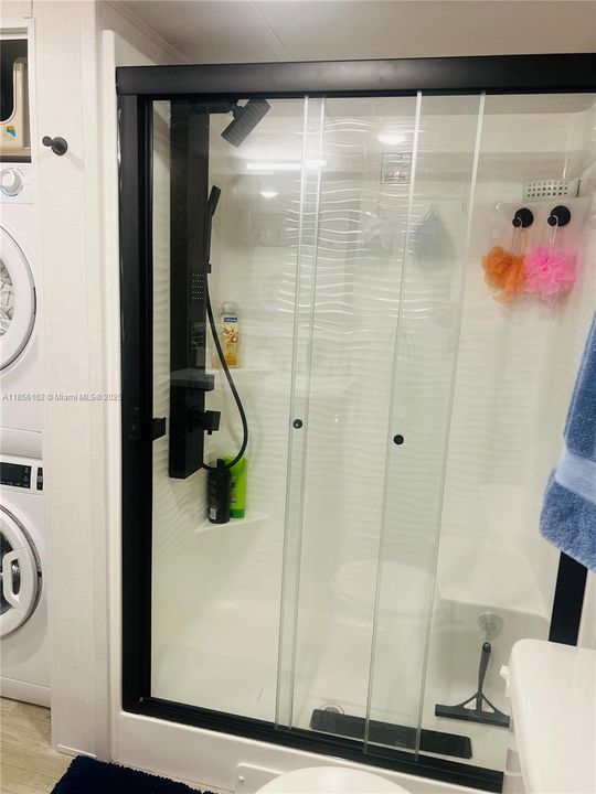 Multi-Jet Shower in Main Bath