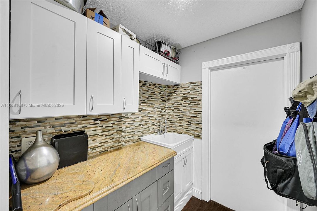 En Venta: $860,000 (4 camas, 3 baños, 2133 Pies cuadrados)