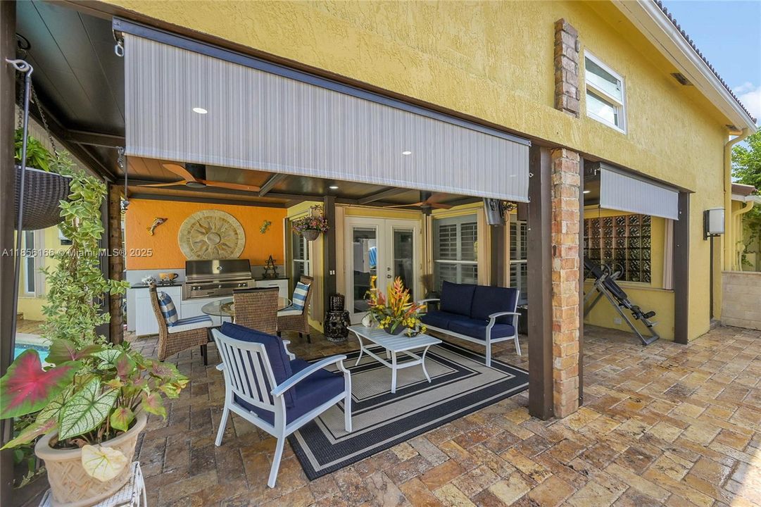 En Venta: $860,000 (4 camas, 3 baños, 2133 Pies cuadrados)