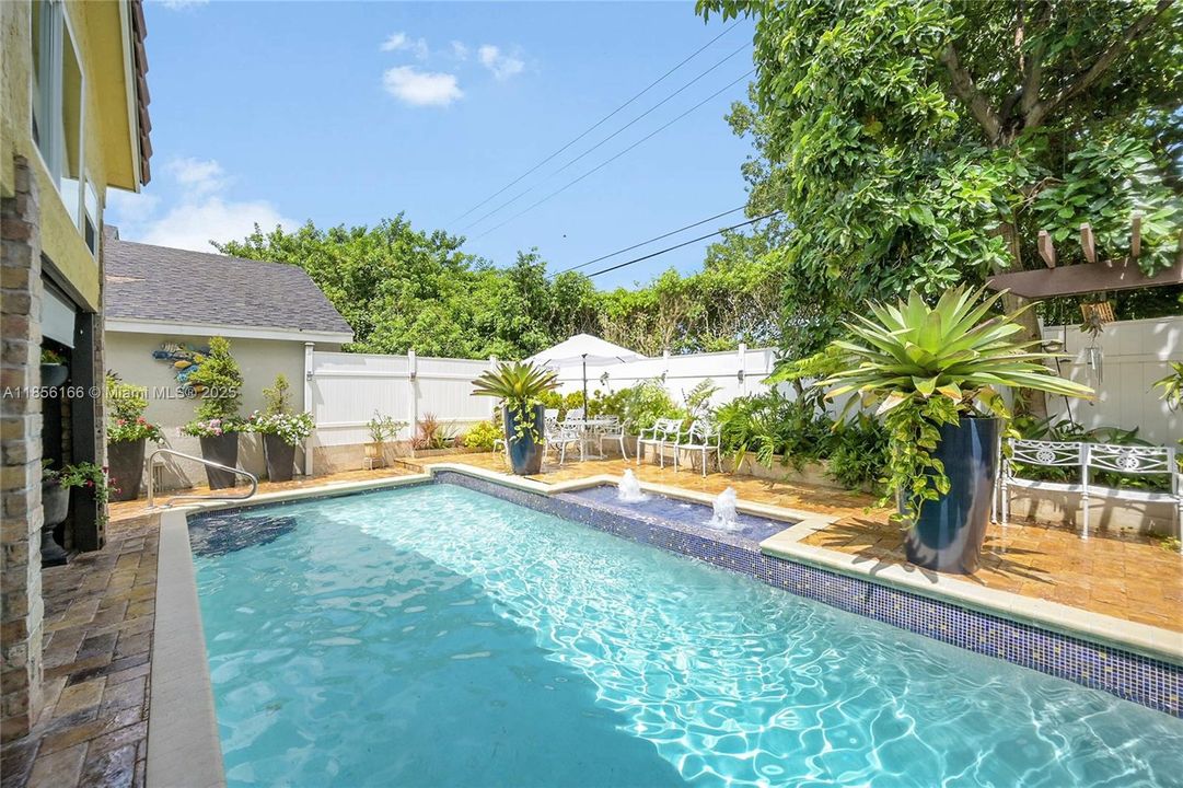 En Venta: $860,000 (4 camas, 3 baños, 2133 Pies cuadrados)