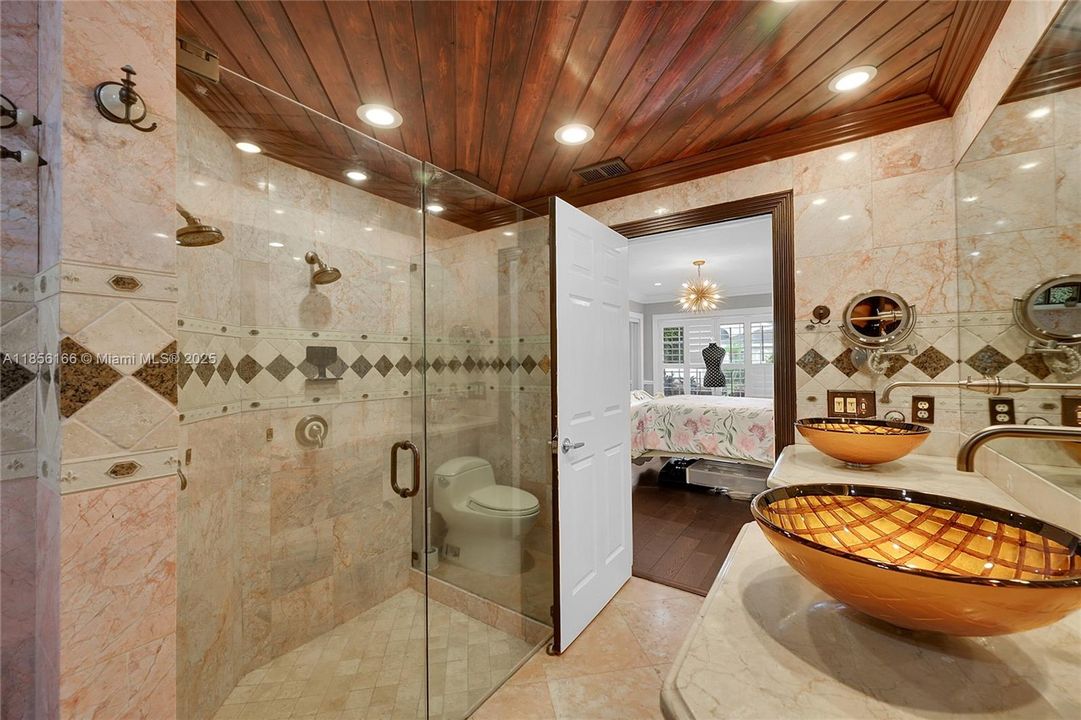 En Venta: $860,000 (4 camas, 3 baños, 2133 Pies cuadrados)