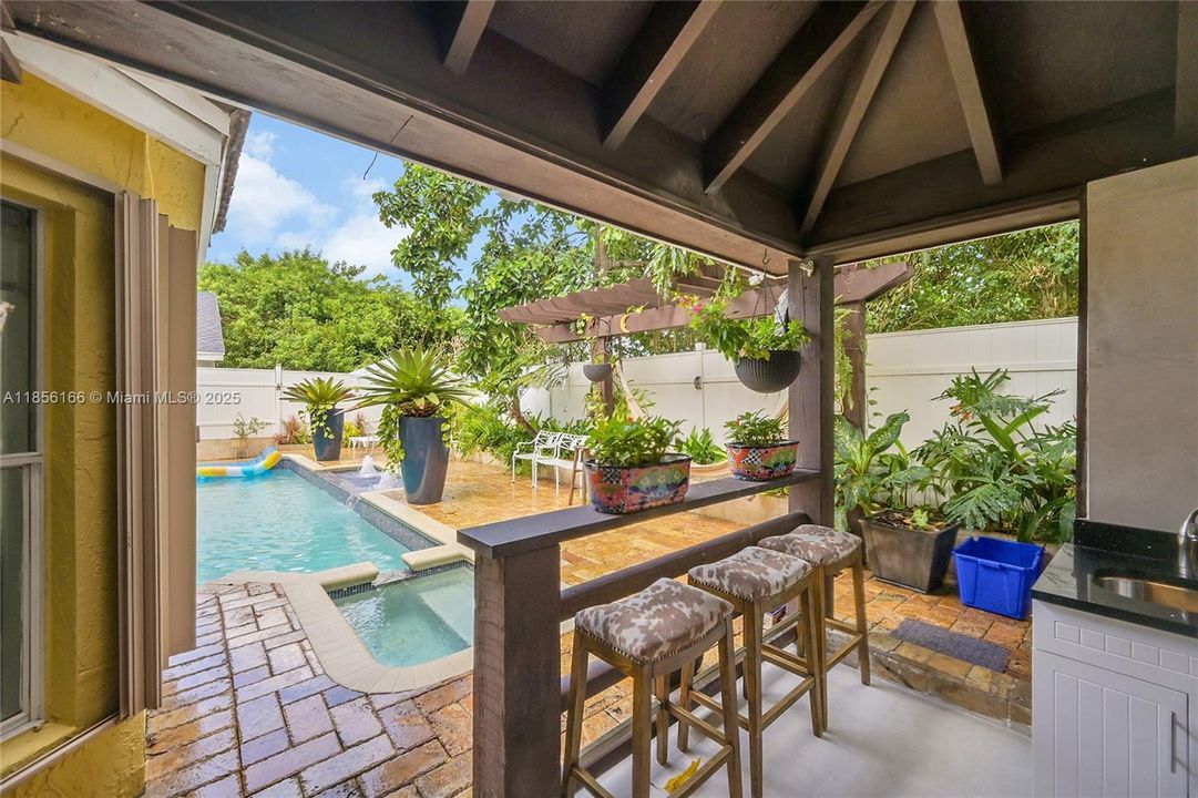 En Venta: $860,000 (4 camas, 3 baños, 2133 Pies cuadrados)