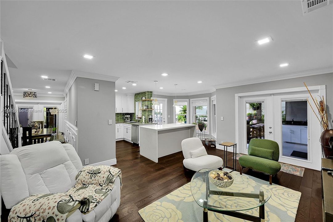 En Venta: $860,000 (4 camas, 3 baños, 2133 Pies cuadrados)