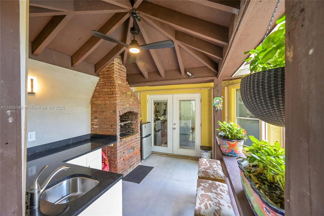 En Venta: $860,000 (4 camas, 3 baños, 2133 Pies cuadrados)