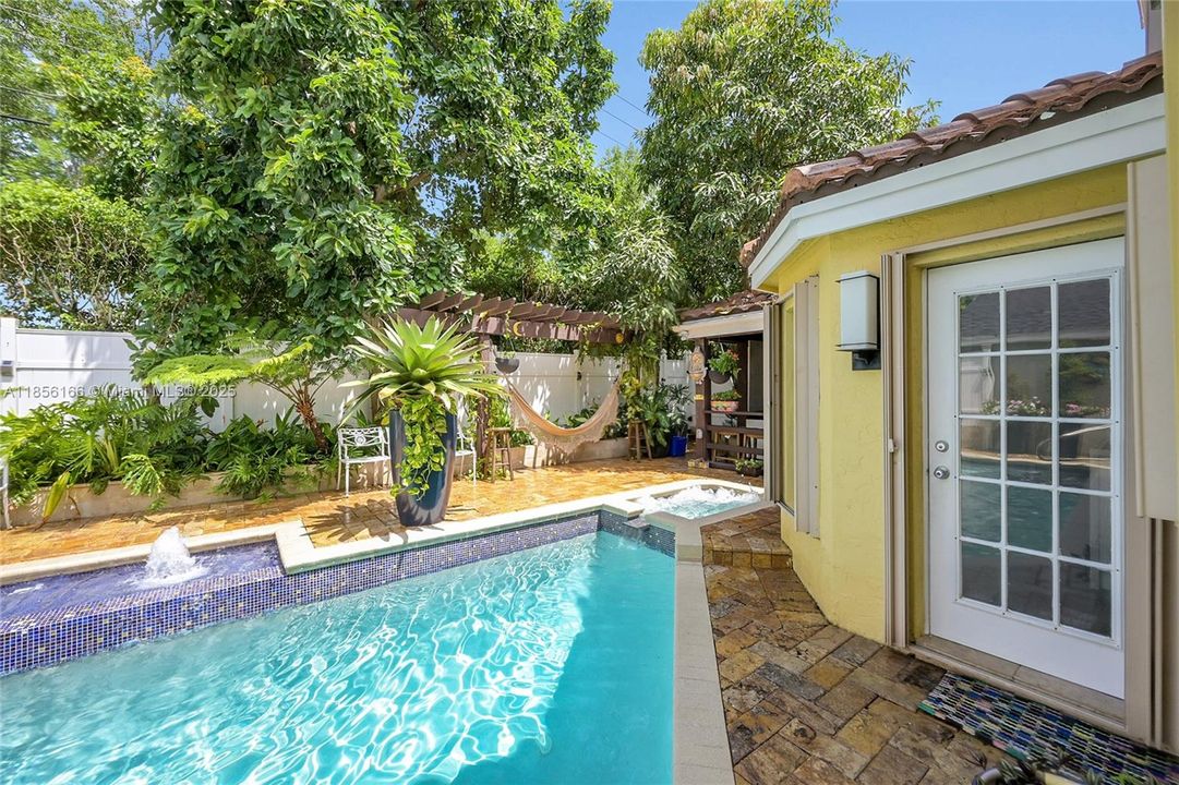 En Venta: $860,000 (4 camas, 3 baños, 2133 Pies cuadrados)