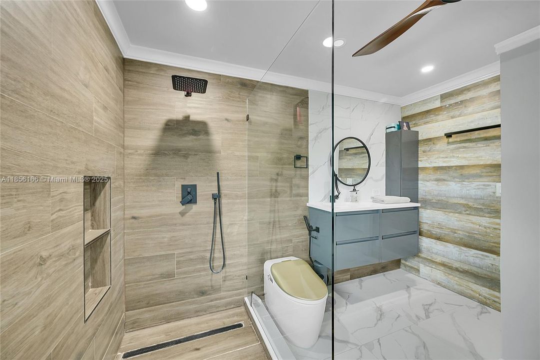 En Venta: $860,000 (4 camas, 3 baños, 2133 Pies cuadrados)