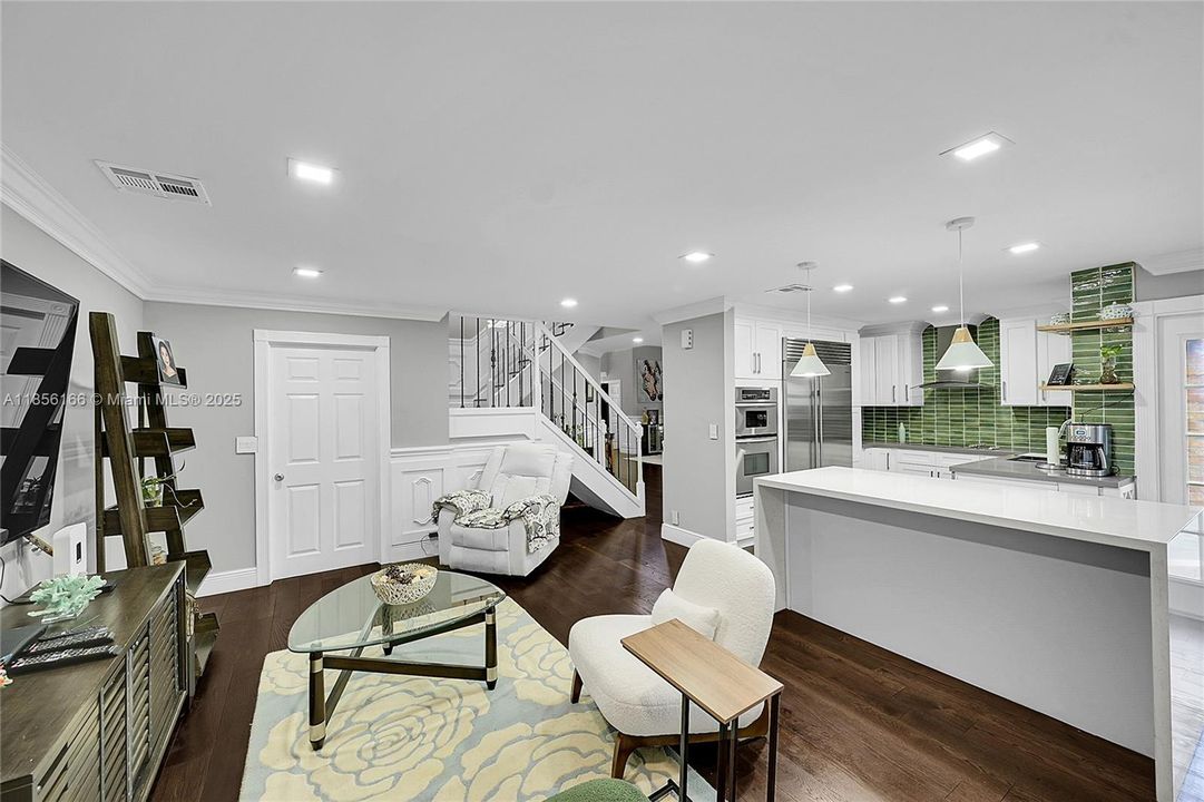 En Venta: $860,000 (4 camas, 3 baños, 2133 Pies cuadrados)