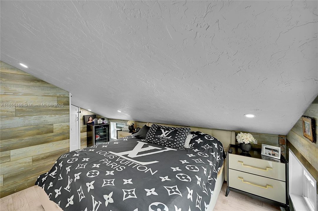 En Venta: $860,000 (4 camas, 3 baños, 2133 Pies cuadrados)