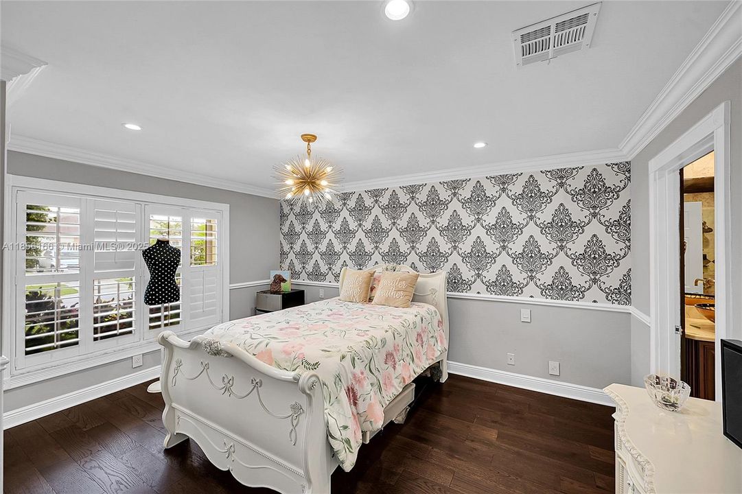 En Venta: $860,000 (4 camas, 3 baños, 2133 Pies cuadrados)