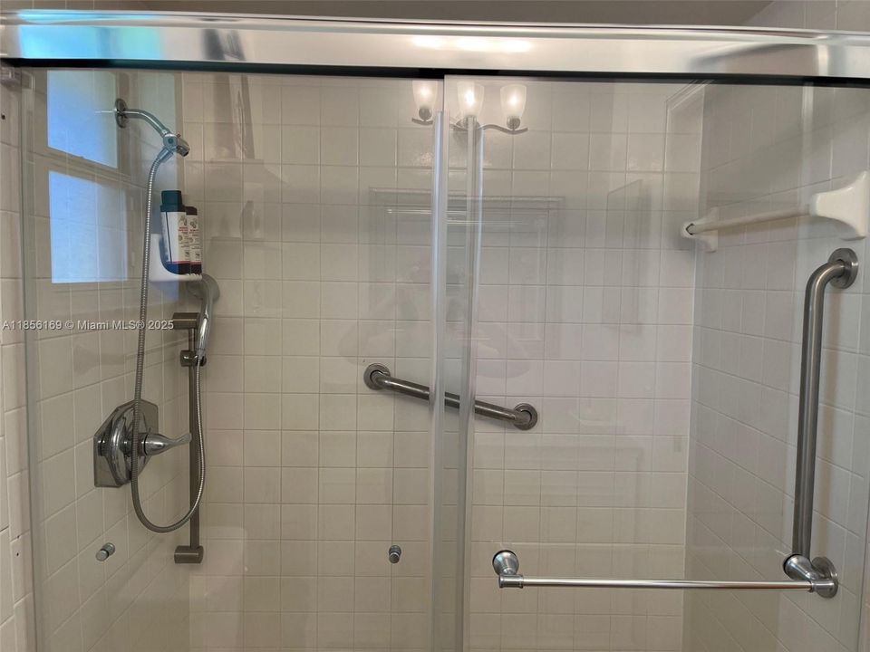 最近售出: $349,000 (3 贝兹, 2 浴室, 1694 平方英尺)