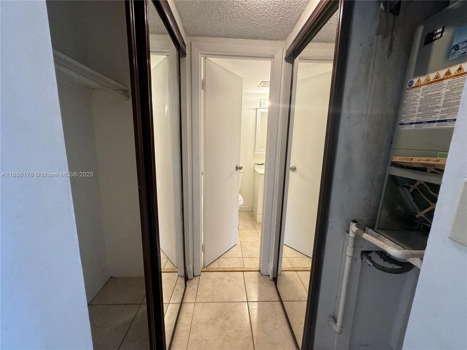 For Sale: $165,000 (1 beds, 1 baths, 658 Square Feet)