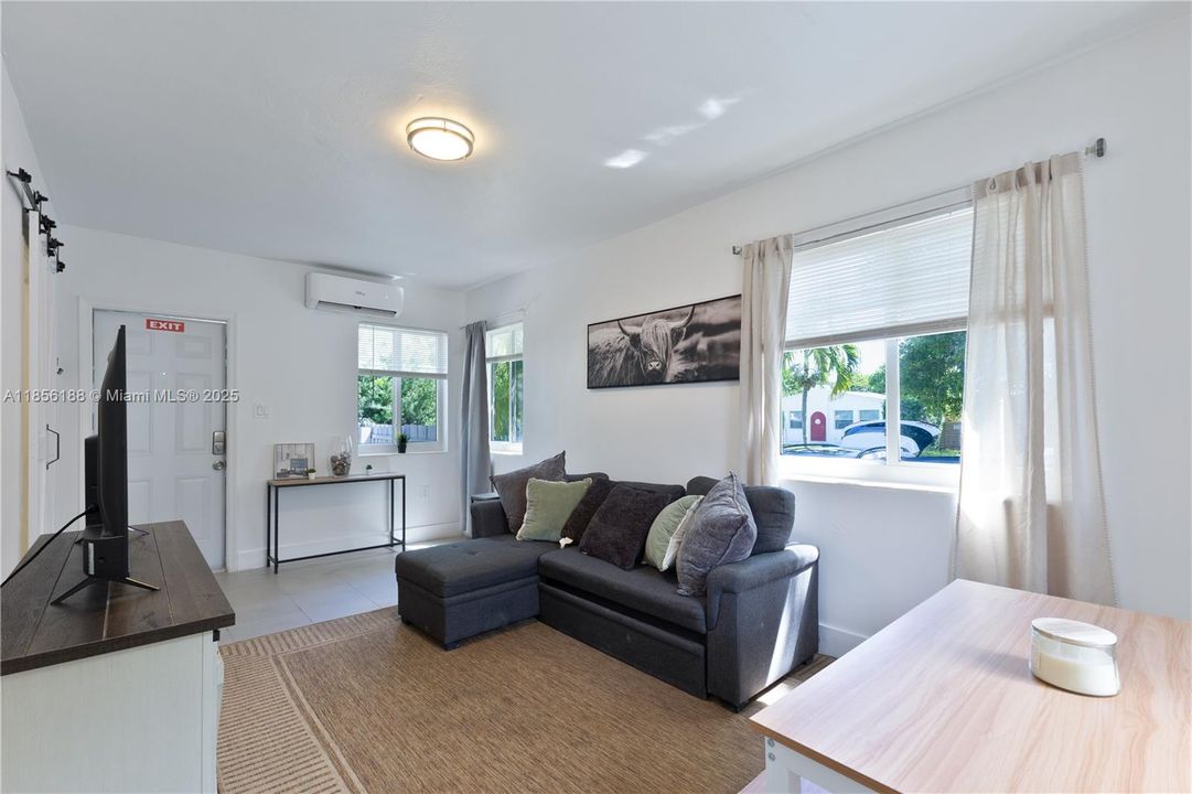 最近售出: $485,000 (0 贝兹, 0 浴室, 931 平方英尺)