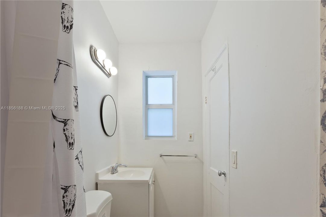 最近售出: $485,000 (0 贝兹, 0 浴室, 931 平方英尺)