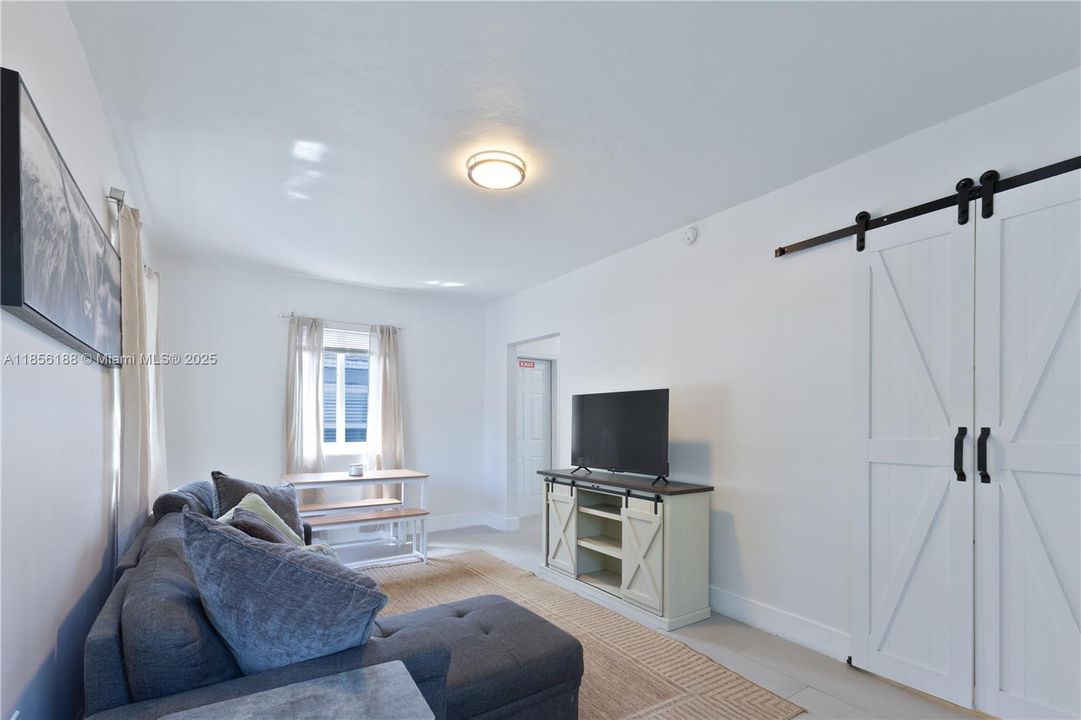 最近售出: $485,000 (0 贝兹, 0 浴室, 931 平方英尺)