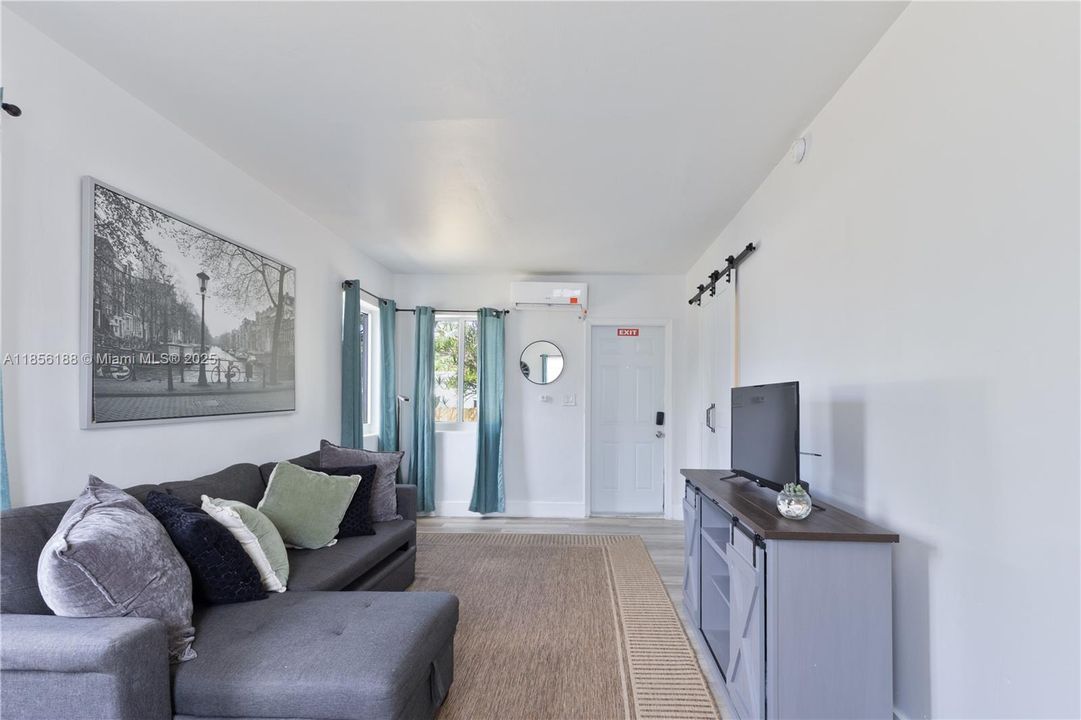 最近售出: $485,000 (0 贝兹, 0 浴室, 931 平方英尺)