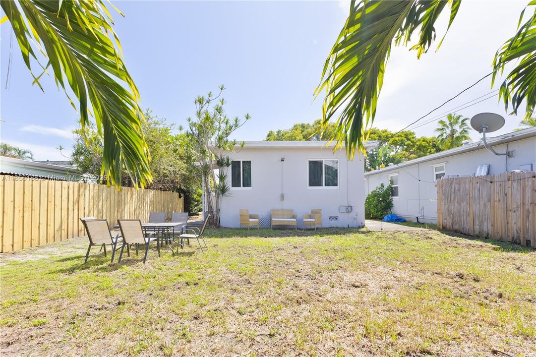 最近售出: $485,000 (0 贝兹, 0 浴室, 931 平方英尺)