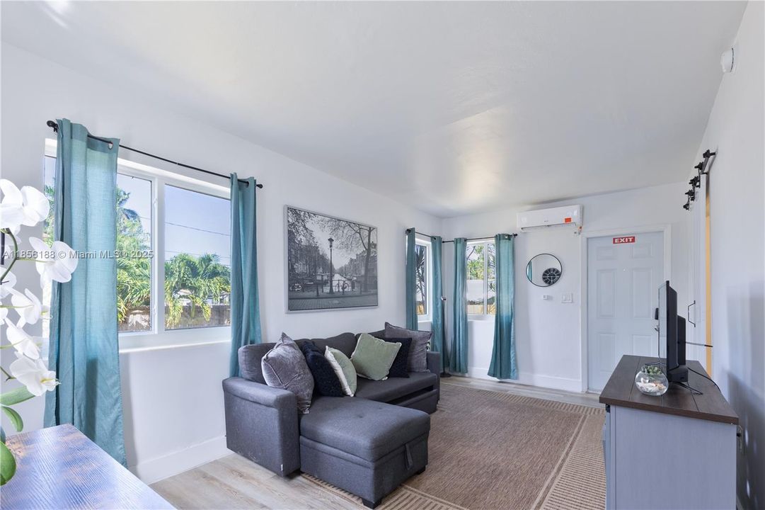 最近售出: $485,000 (0 贝兹, 0 浴室, 931 平方英尺)