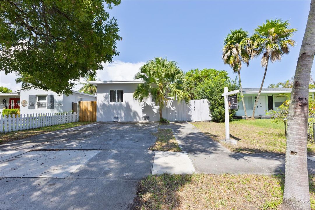 最近售出: $485,000 (0 贝兹, 0 浴室, 931 平方英尺)