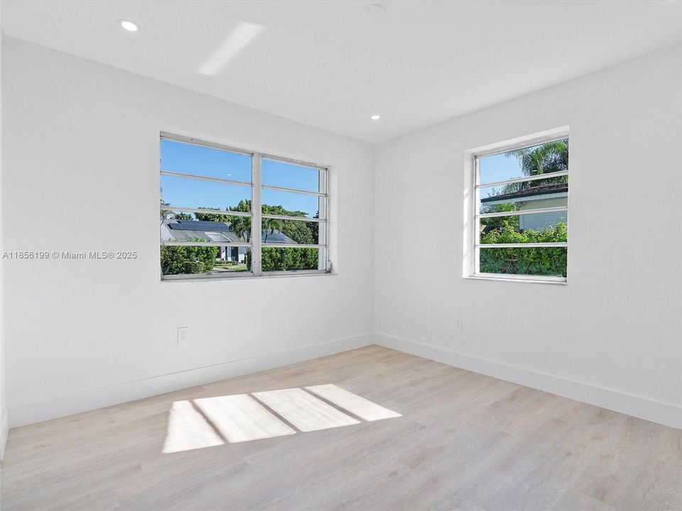 最近售出: $825,000 (3 贝兹, 2 浴室, 1633 平方英尺)