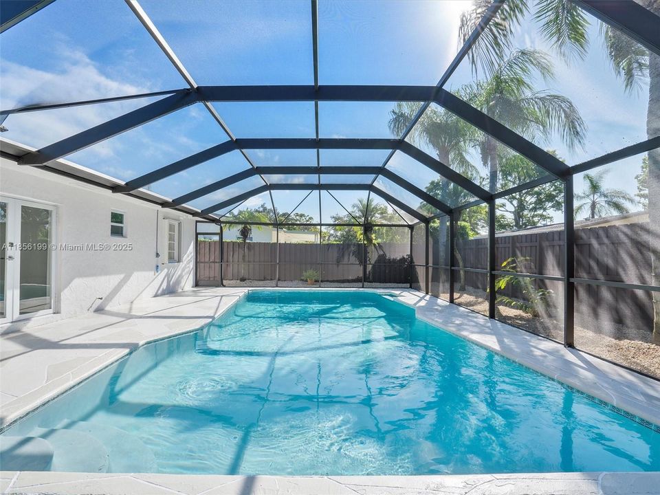 最近售出: $825,000 (3 贝兹, 2 浴室, 1633 平方英尺)