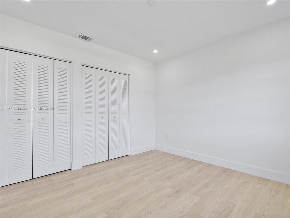 最近售出: $825,000 (3 贝兹, 2 浴室, 1633 平方英尺)