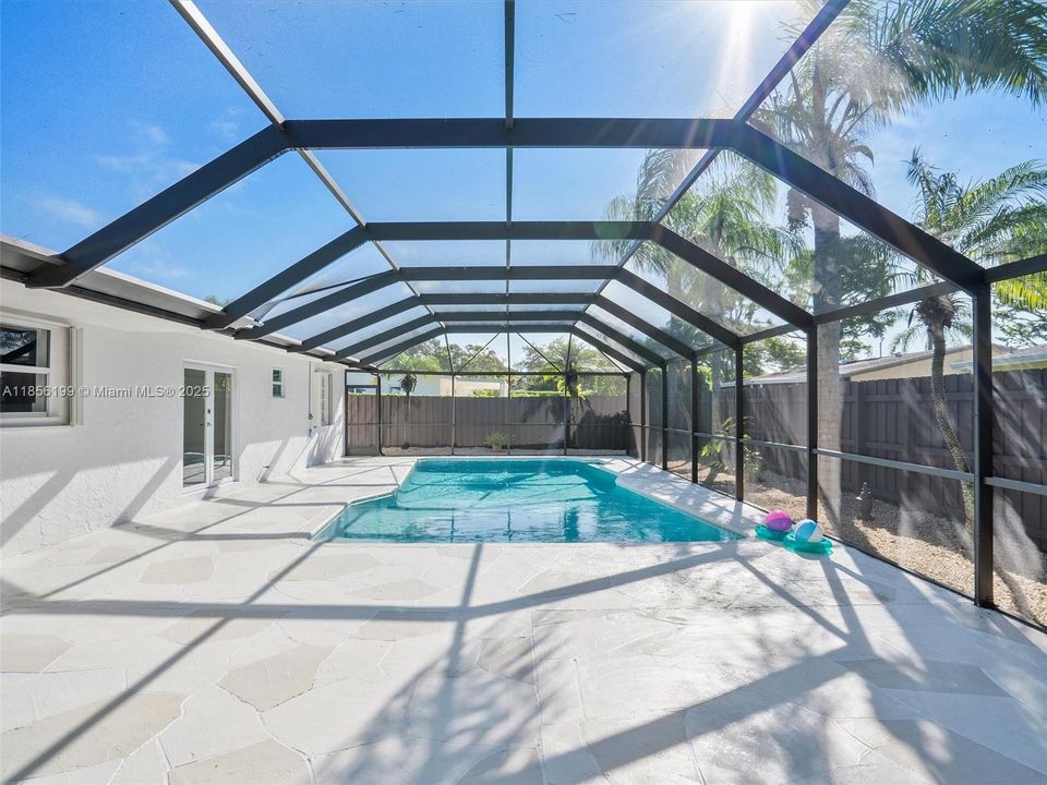 最近售出: $825,000 (3 贝兹, 2 浴室, 1633 平方英尺)