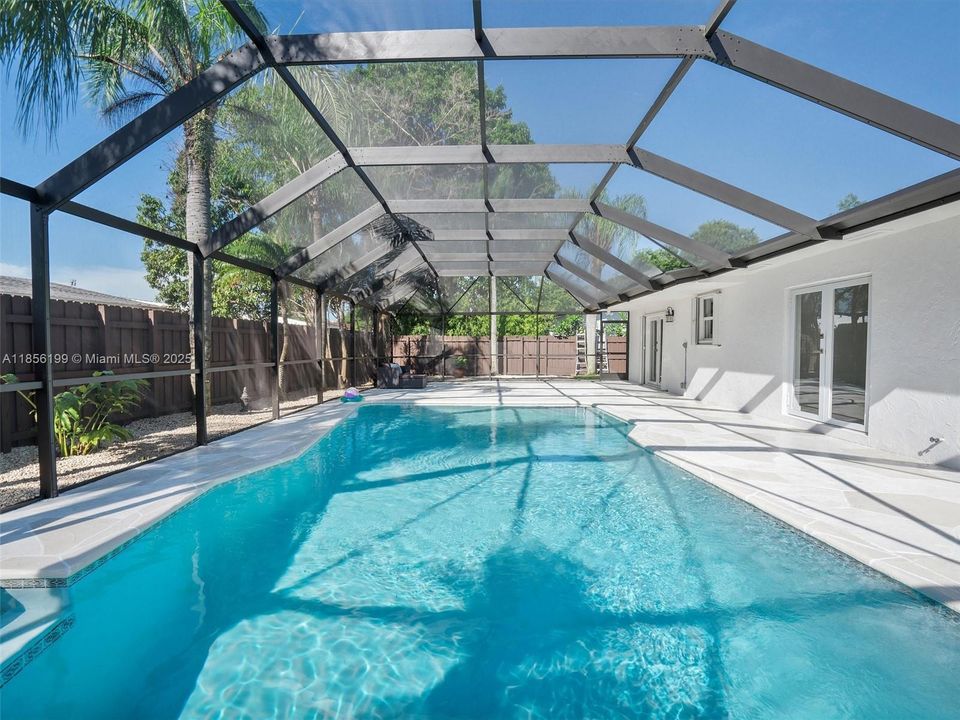 最近售出: $825,000 (3 贝兹, 2 浴室, 1633 平方英尺)