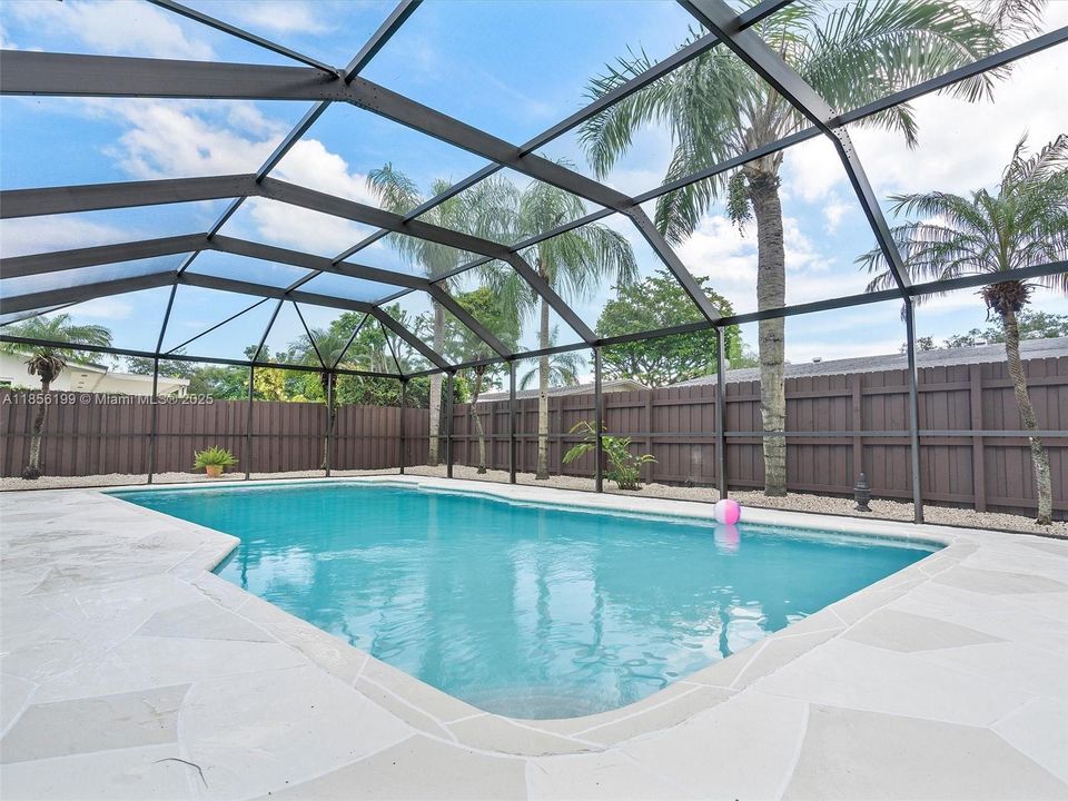 最近售出: $825,000 (3 贝兹, 2 浴室, 1633 平方英尺)