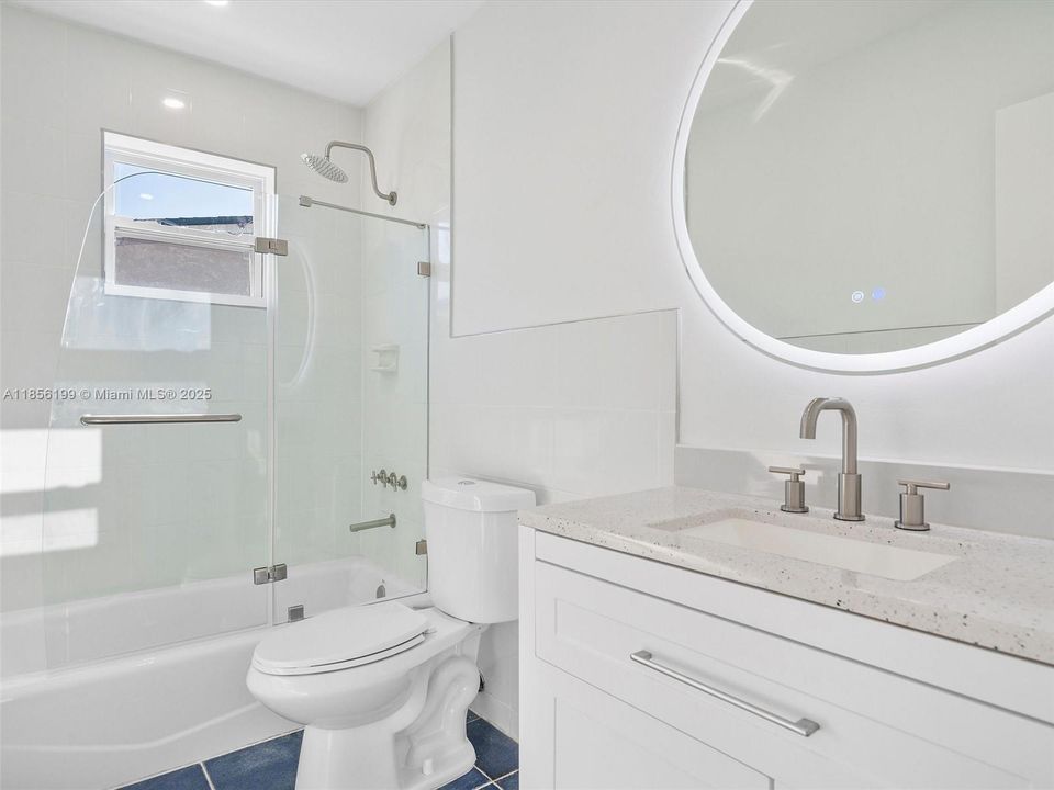 最近售出: $825,000 (3 贝兹, 2 浴室, 1633 平方英尺)