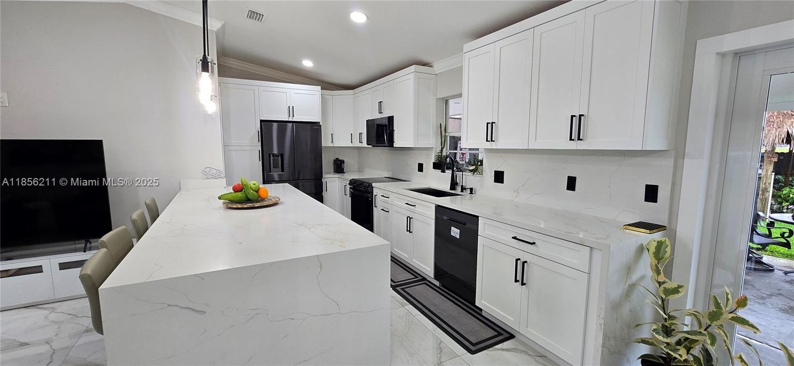 Недавно продано: $650,000 (3 спален, 2 ванн, 1578 Квадратных фут)