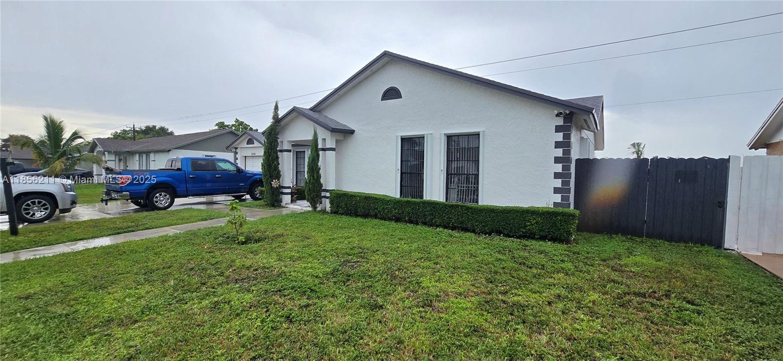 Недавно продано: $650,000 (3 спален, 2 ванн, 1578 Квадратных фут)