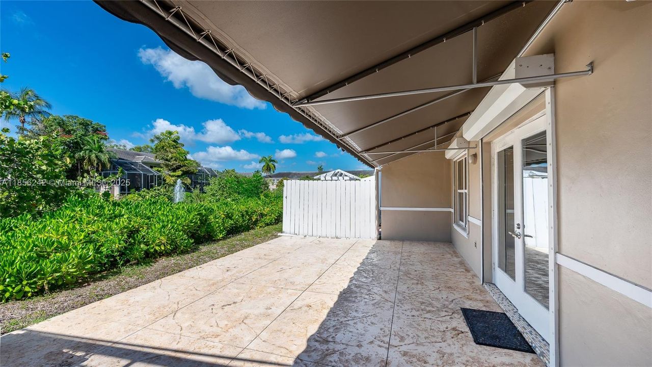 Vendido Recientemente: $785,000 (2 camas, 2 baños, 1456 Pies cuadrados)