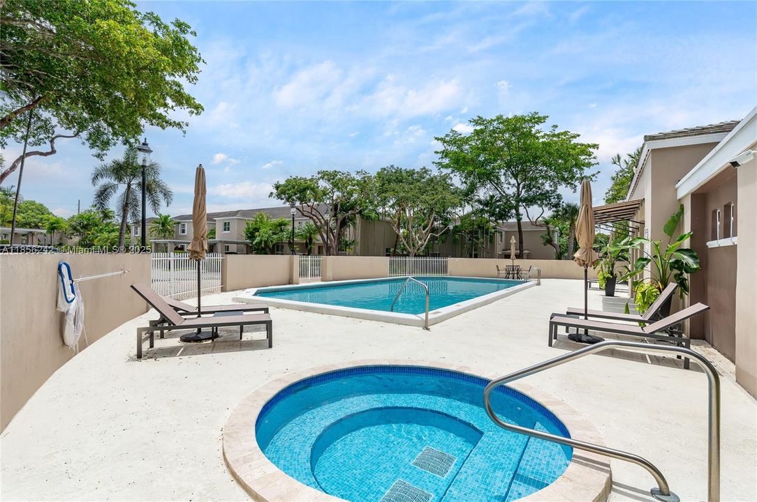 Vendido Recientemente: $785,000 (2 camas, 2 baños, 1456 Pies cuadrados)