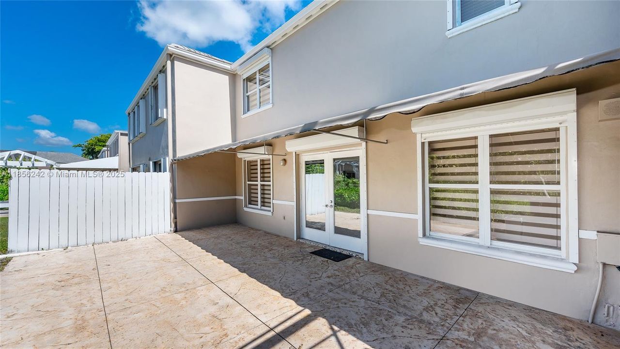 Vendido Recientemente: $785,000 (2 camas, 2 baños, 1456 Pies cuadrados)