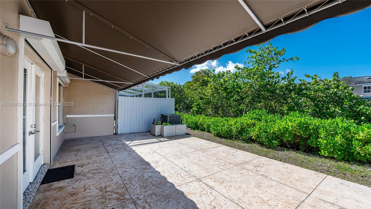 Vendido Recientemente: $785,000 (2 camas, 2 baños, 1456 Pies cuadrados)