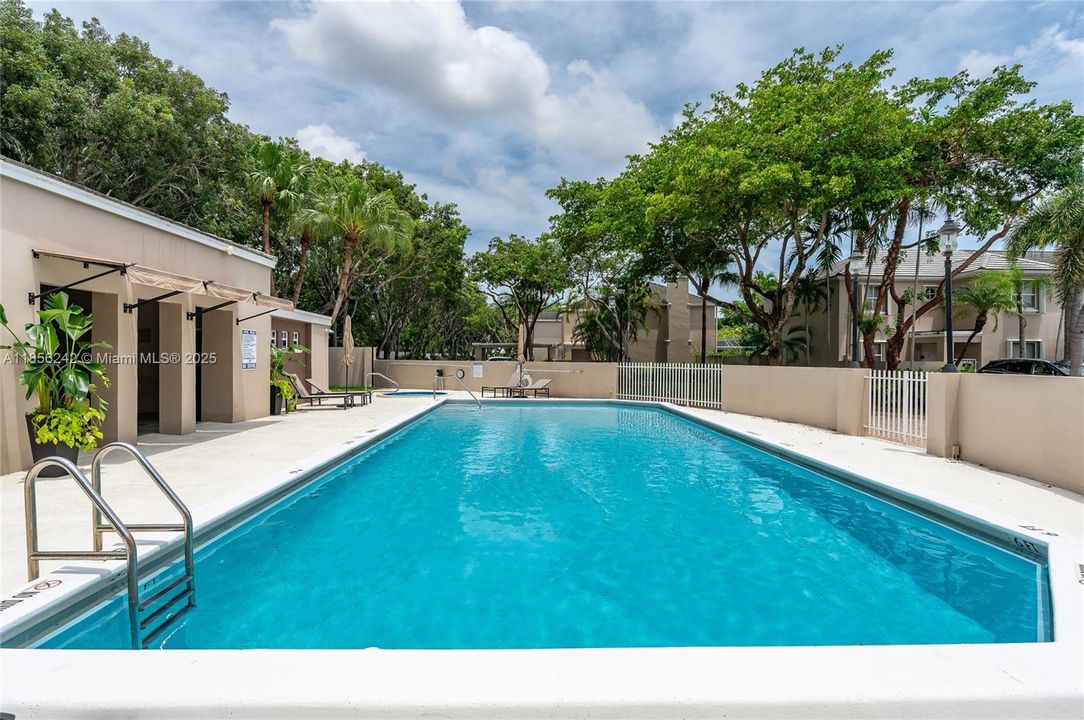 Vendido Recientemente: $785,000 (2 camas, 2 baños, 1456 Pies cuadrados)