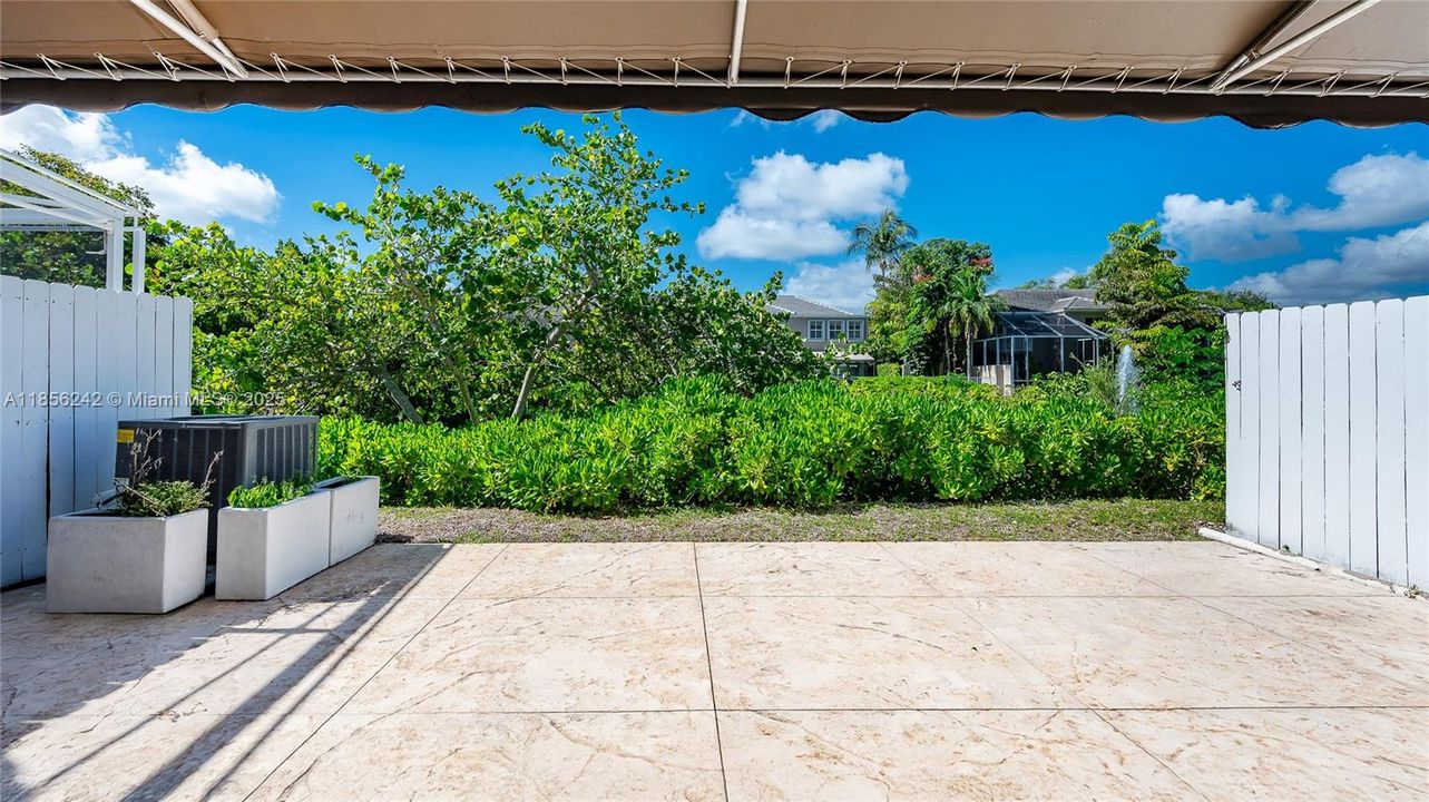 Vendido Recientemente: $785,000 (2 camas, 2 baños, 1456 Pies cuadrados)