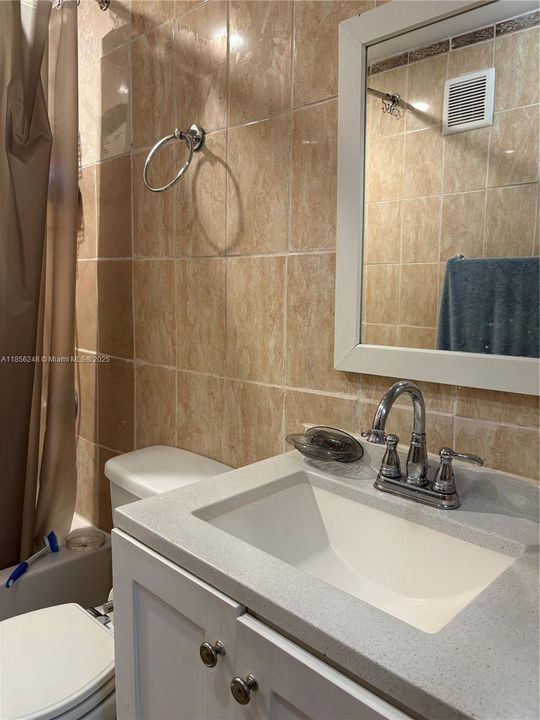 En Venta: $399,000 (3 camas, 2 baños, 1638 Pies cuadrados)