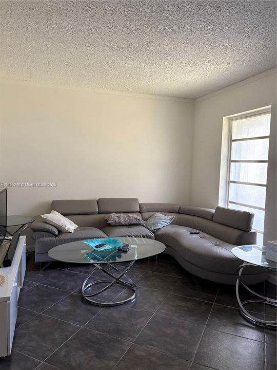 En Venta: $399,000 (3 camas, 2 baños, 1638 Pies cuadrados)