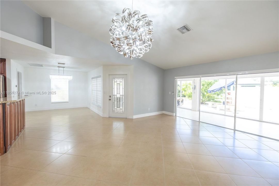 Recently Rented: $2,100 (4 beds, 2 baths, 0 Square Feet)